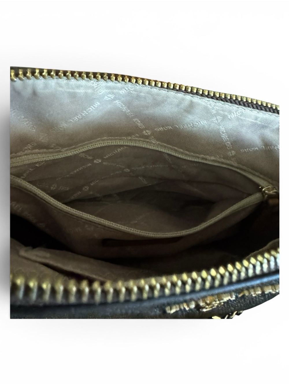 Michael Kors Signature Logo Brown Dome
Crossbody Shoulder Bag Monogram - Picture 13 of 15